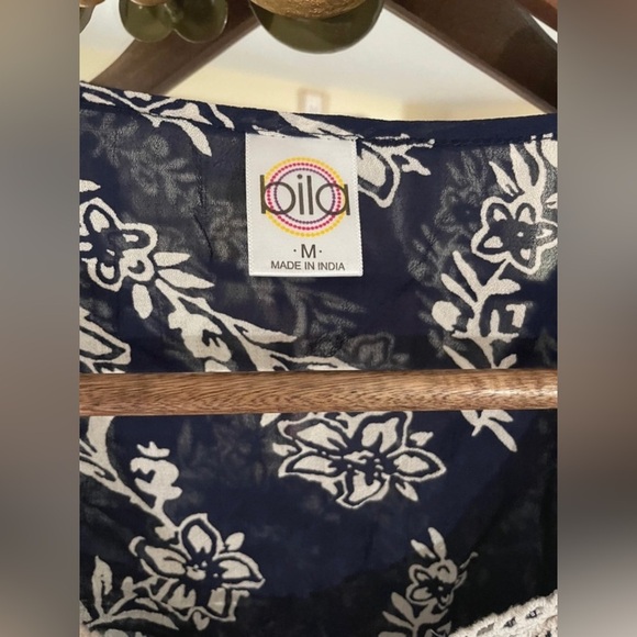 Bila Quarter Length Sleeve Floral Shirt Blouse with Lace - Picture 2 of 2